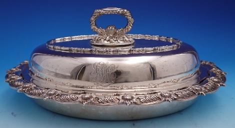 Vegetable Serving Bowl w/ lid wt. 40.4ozt 11 1/4
